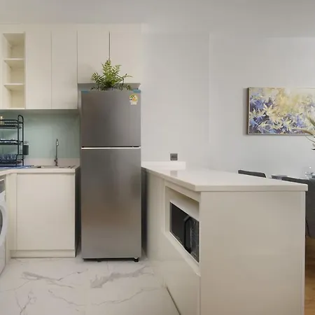 Entire Condo In Central City